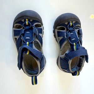 Keen Water Friendly Sandal Like New Sze 9 Child
